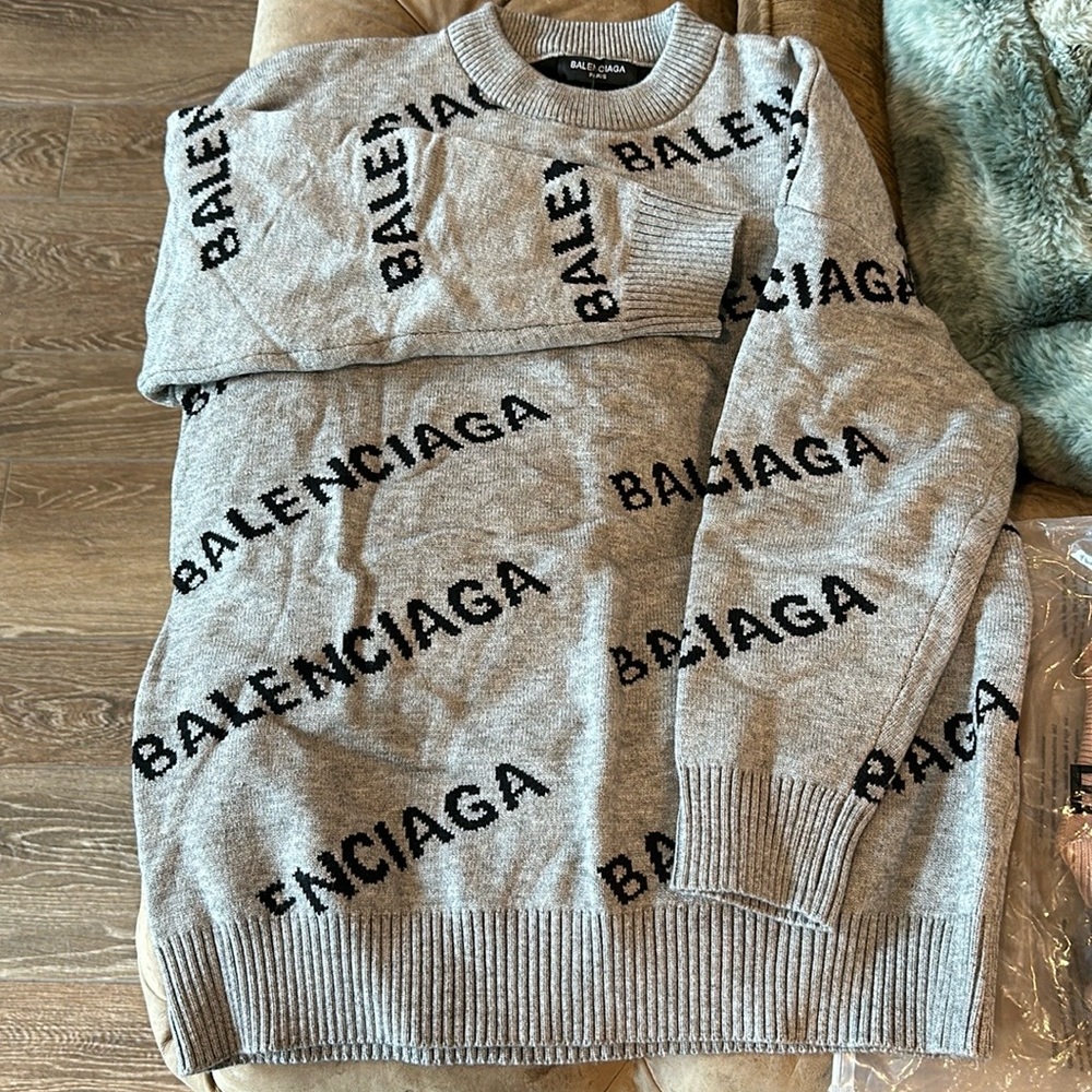 Balenciaga sweater NWT